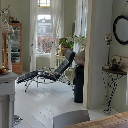 Townhouse Center Apartment